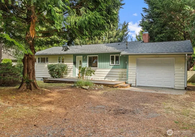 Photo 1 of Single family home for sale at 4511 Lakeway Dr, Bellingham, WA 98229 | MLS# NWM2580024 | Listing updated on 2026-09-25
