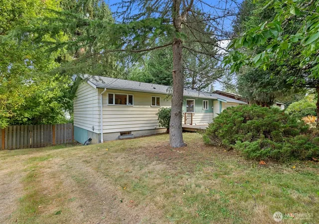 Photo 3 of Single family home for sale at 4511 Lakeway Dr, Bellingham, WA 98229 | MLS# NWM2580024 | Listing updated on 2026-09-25