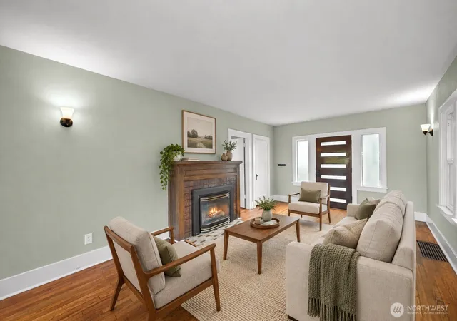 Photo 3 of Single family home for sale at 252 S Garden St, Bellingham, WA 98225 | MLS# NWM2580038 | Listing updated on 2026-09-25