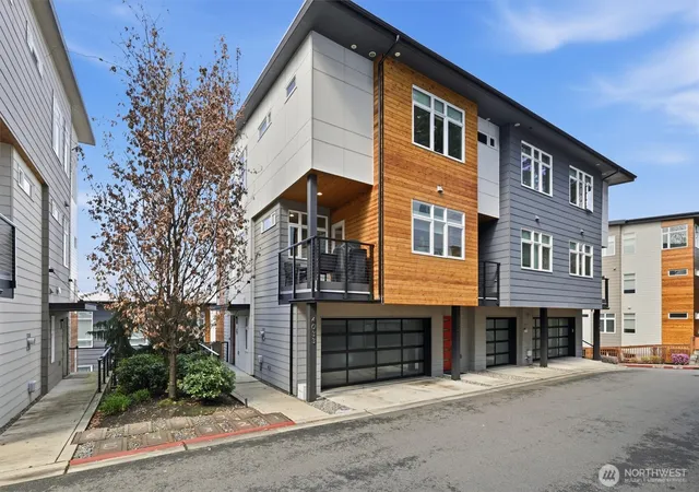 Photo 1 of Townhouse for sale at 4033 129th Place Se, Bellevue, WA 98006 | MLS# NWM2580063 | Listing updated on 2026-09-25