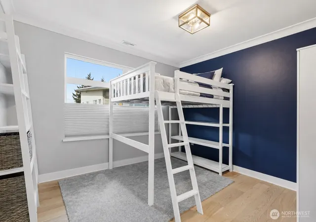 Photo 3 of Townhouse for sale at 4033 129th Place SE, Bellevue, WA 98006 | MLS# NWM2580063 | Listing updated on 2026-09-25