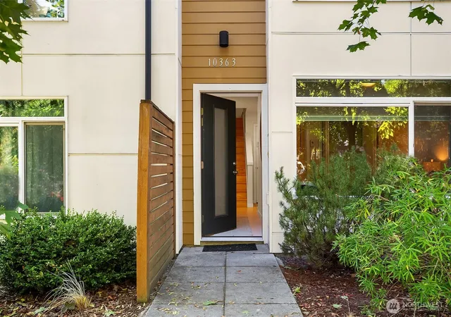 Photo 3 of Townhouse for sale at 10363 Ashworth Ave N, Seattle, WA 98133 | MLS# NWM2580064 | Listing updated on 2026-09-25