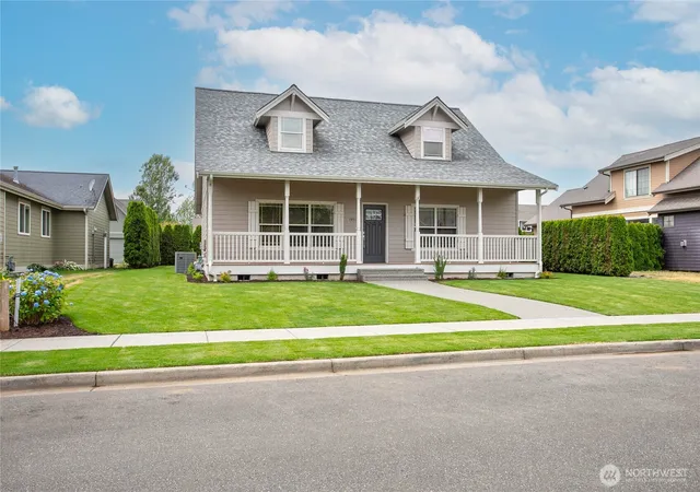 Single family home for sale at 1451 Larkspur St, Lynden, WA 98264 | MLS# NWM2580076