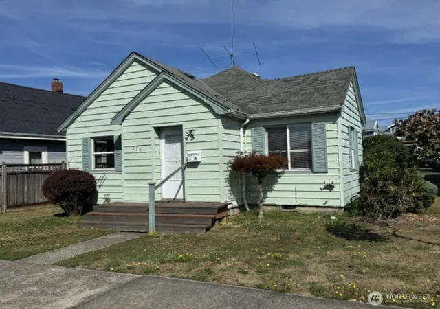 Photo 1 of Sale Pending at 225 Sw Lewis St, Chehalis, WA 98532 | MLS# NWM2580077 | Listing updated on 2026-09-29