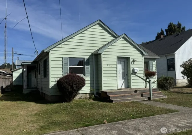 Photo 2 of Sale Pending at 225 Sw Lewis St, Chehalis, WA 98532 | MLS# NWM2580077 | Listing updated on 2026-09-29