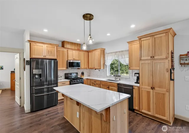 Photo 3 of Single family home for sale at 381 Studebaker Spur 2, Castle Rock, WA 98611 | MLS# NWM2580079 | Listing updated on 2026-09-25