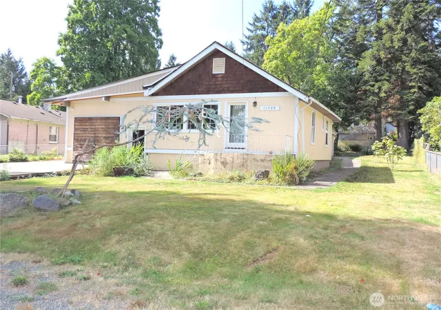 Photo 3 of Single family home for sale at 11709 26th Avenue Ne, Seattle, WA 98125 | MLS# NWM2580109 | Listing updated on 2026-09-25
