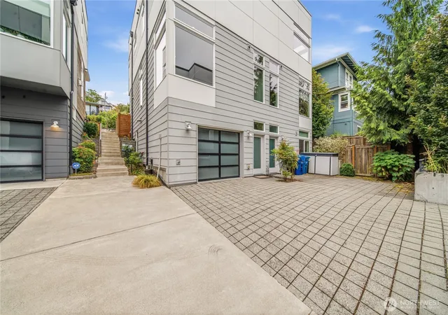 Photo 3 of Townhouse for sale at 1921 8th Avenue W, Seattle, WA 98119 | MLS# NWM2580113 | Listing updated on 2026-10-01