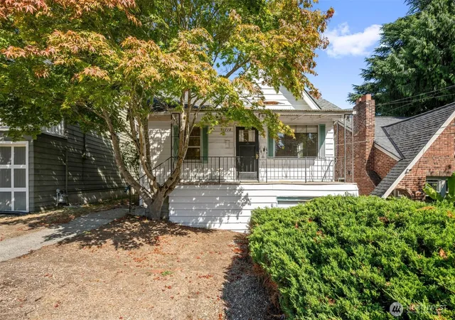Photo 1 of Single family home for sale at 1718 Ne 88th Street, Seattle, WA 98115 | MLS# NWM2580125 | Listing updated on 2026-09-25