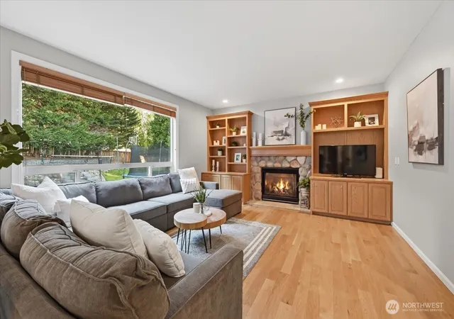 Photo 3 of Single family home for sale at 5300 NE 23rd Court, Renton, WA 98059 | MLS# NWM2580210 | Listing updated on 2026-09-23