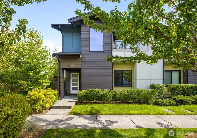 Photo 2 of Single family home for sale at 32698 Madrona Ave Se, Black Diamond, WA 98010 | MLS# NWM2580213 | Listing updated on 2026-10-02