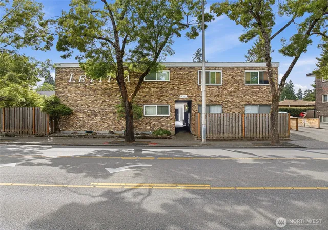 Photo 1 of Condo for sale at 8701 35th Avenue Ne #Apt 4, Seattle, WA 98115 | MLS# NWM2580217 | Listing updated on 2026-09-25