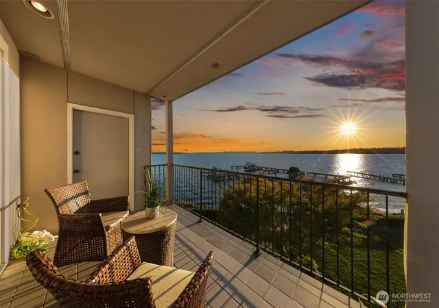 Photo 2 of Sale Pending at 111 Lake Ave W #202, Kirkland, WA 98033 | MLS# NWM2580258 | Listing updated on 2026-09-24