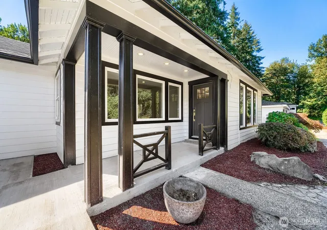 Photo 3 of Single family home for sale at 20925 Se Renton Maple Valley Rd, Maple Valley, WA 98038 | MLS# NWM2580263 | Listing updated on 2026-09-25