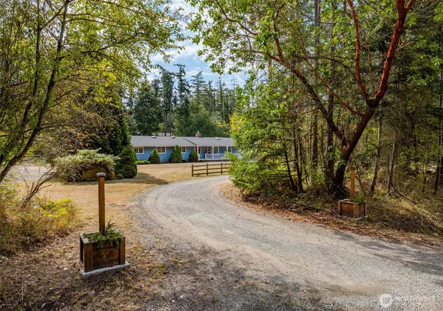 Photo 2 of Contingent at 1866 Wellington Dr, Oak Harbor, WA 98277 | MLS# NWM2580280 | Listing updated on 2026-09-25
