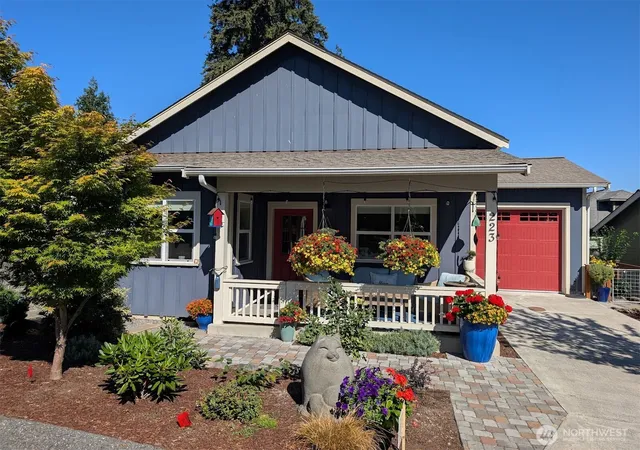 Photo 2 of Single family home for sale at 223 Clover Ct, Langley, WA 98260 | MLS# NWM2580333 | Listing updated on 2026-09-30