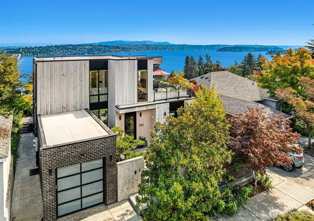 Photo 2 of Single family home for sale at 1512 32nd Avenue S, Seattle, WA 98144 | MLS# NWM2580344 | Listing updated on 2026-09-30