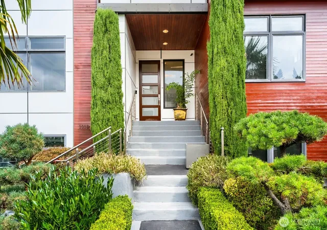 Photo 2 of Mansion for sale at 1018 N 37th Street, Renton, WA 98056 | MLS# NWM2580356 | Listing updated on 2026-09-23