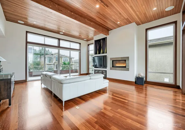 Photo 3 of Single family home for sale at 1018 N 37th Street, Renton, WA 98056 | MLS# NWM2580356 | Listing updated on 2026-09-23