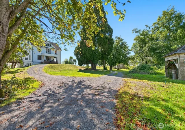 Photo 4 of Single family home for sale at 26206 Marine Dr, Stanwood, WA 98292 | MLS# NWM2580371 | Listing updated on 2026-09-25
