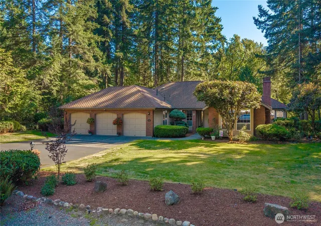 Photo 2 of Single family home for sale at 17121 Se 331st Street, Auburn, WA 98092 | MLS# NWM2580412 | Listing updated on 2026-09-25