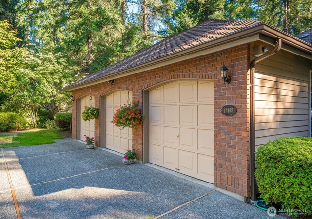 Photo 3 of Single family home for sale at 17121 Se 331st Street, Auburn, WA 98092 | MLS# NWM2580412 | Listing updated on 2026-09-25