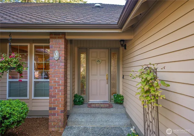 Photo 4 of Single family home for sale at 17121 SE 331st Street, Auburn, WA 98092 | MLS# NWM2580412 | Listing updated on 2026-09-25
