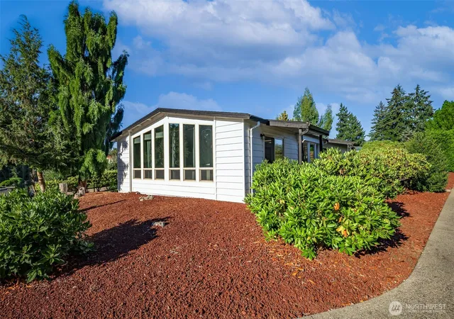 Manufactured home for sale at 706 Dennis St SE #11, Tumwater, WA 98501 | MLS# NWM2580414