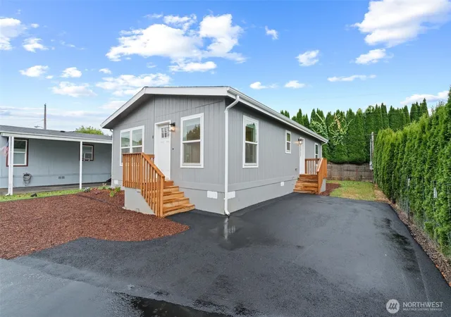 Photo 1 of Manufactured home for sale at 1635 W Side Hwy #8, Kelso, WA 98626 | MLS# NWM2580446 | Listing updated on 2026-09-25