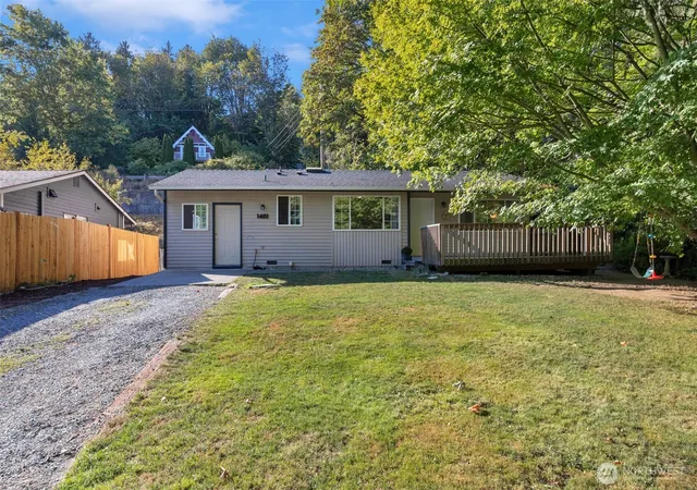 Photo 2 of Single family home for sale at 1401 Maple Ave, Snohomish, WA 98290 | MLS# NWM2580456 | Listing updated on 2026-09-22