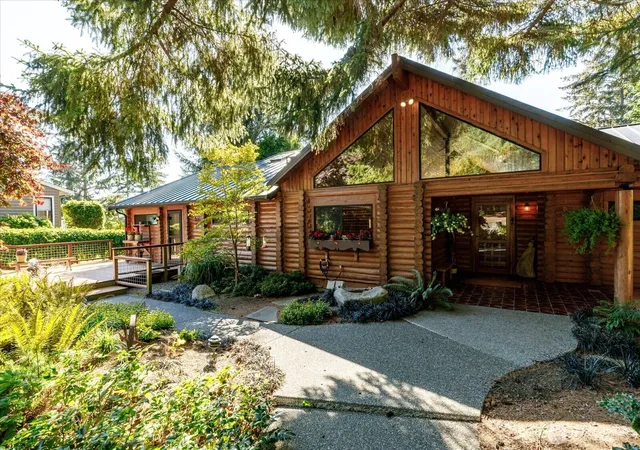 Photo 2 of Single family home for sale at 1660 Seacrest Ln, Coupeville, WA 98239 | MLS# NWM2580470 | Listing updated on 2026-09-29