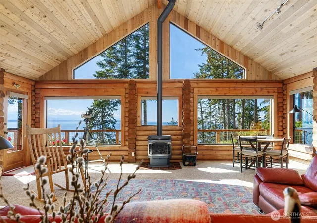 Photo 4 of Single family home for sale at 1660 Seacrest Ln, Coupeville, WA 98239 | MLS# NWM2580470 | Listing updated on 2026-09-29