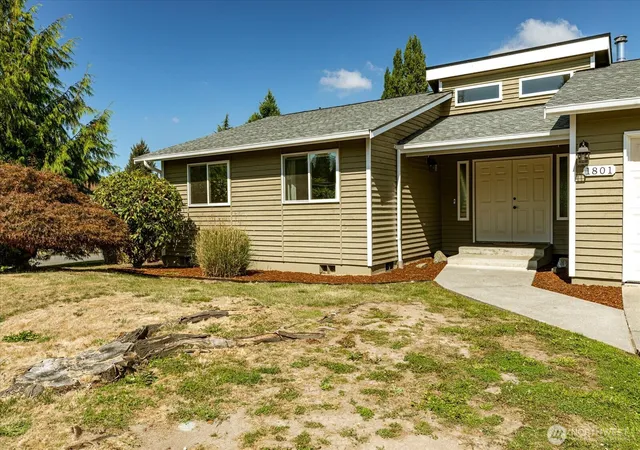 Photo 2 of Single family home for sale at 1801 Sandalwood St, Mount Vernon, WA 98273 | MLS# NWM2580496 | Listing updated on 2026-09-22