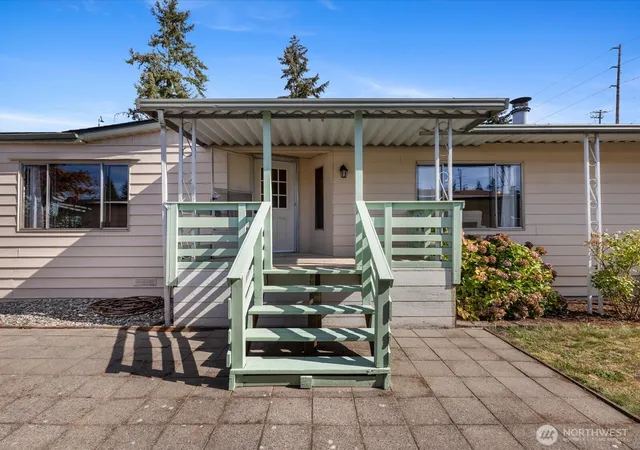 Photo 2 of Manufactured home for sale at 620 112th Street #381, Everett, WA 98208 | MLS# NWM2580507 | Listing updated on 2026-09-29