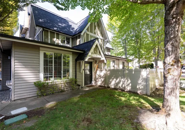 Photo 3 of Townhouse for sale at 18282 Ne 97th Way #105, Redmond, WA 98052 | MLS# NWM2580535 | Listing updated on 2026-09-30