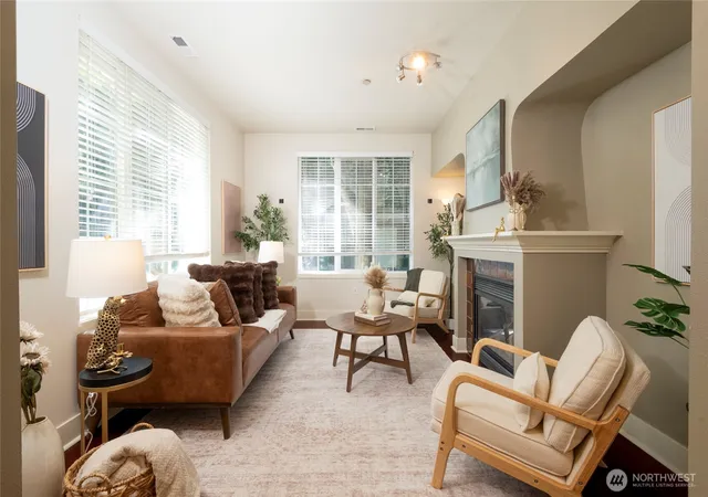 Photo 4 of Townhouse for sale at 18282 NE 97th Way #105, Redmond, WA 98052 | MLS# NWM2580535 | Listing updated on 2026-09-30