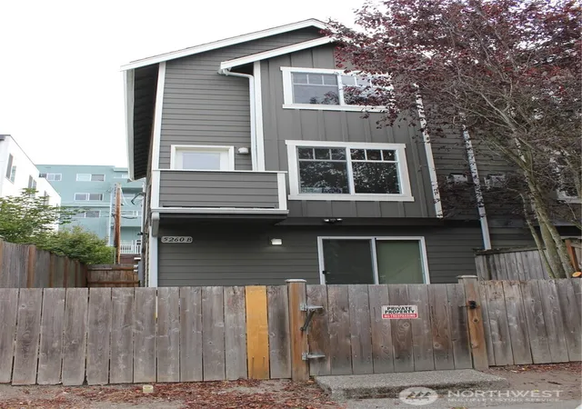 Townhouse for sale at 5260 Brooklyn Ave NE #B, Seattle, WA 98105 | MLS# NWM2580581