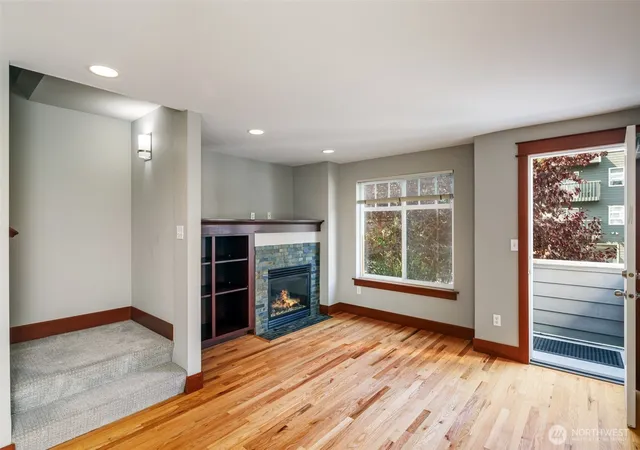Photo 3 of Townhouse for sale at 5260 Brooklyn Ave NE #B, Seattle, WA 98105 | MLS# NWM2580581 | Listing updated on 2026-09-30
