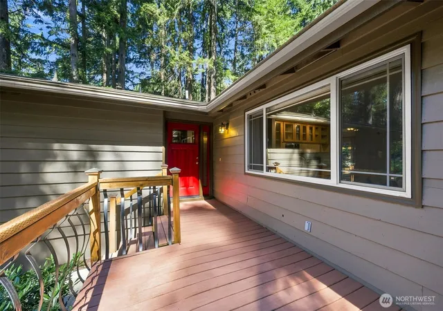 Photo 2 of Sale Pending at 7016 Glen Terra Ct Se, Lacey, WA 98503 | MLS# NWM2580586 | Listing updated on 2026-09-29