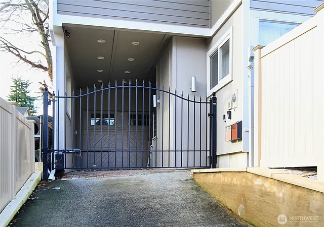 Photo 2 of House for sale at 8011 Aurora Ave N, Seattle, WA 98103 | MLS# NWM2580594 | Listing updated on 2026-09-24
