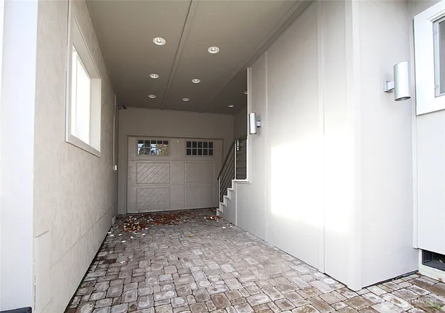 Photo 3 of House for sale at 8011 Aurora Ave N, Seattle, WA 98103 | MLS# NWM2580594 | Listing updated on 2026-09-24