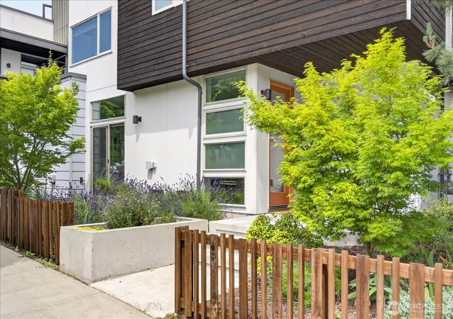 Photo 2 of Sale Pending at 4440 Renton Ave S, Seattle, WA 98108 | MLS# NWM2580612 | Listing updated on 2026-09-30