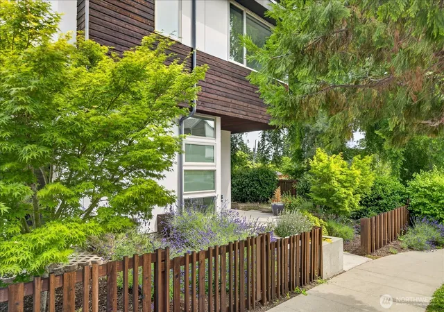 Photo 3 of Sale Pending at 4440 Renton Ave S, Seattle, WA 98108 | MLS# NWM2580612 | Listing updated on 2026-09-30