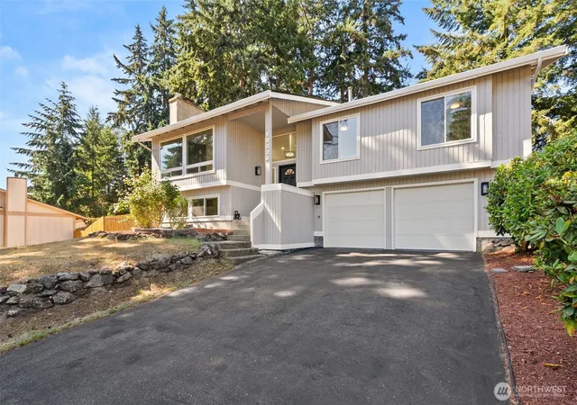 Photo 2 of Single family home for sale at 10020 100th Avenue Sw, Lakewood, WA 98498 | MLS# NWM2580652 | Listing updated on 2026-10-01