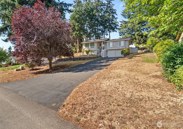Photo 3 of Single family home for sale at 10020 100th Avenue SW, Lakewood, WA 98498 | MLS# NWM2580652 | Listing updated on 2026-10-01