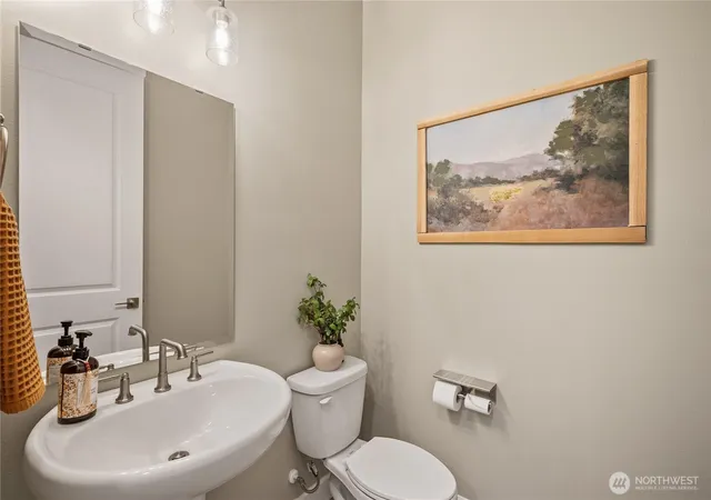 Photo 4 of Single family home for sale at 916 Rochelle St, Buckley, WA 98321 | MLS# NWM2580665 | Listing updated on 2026-09-24