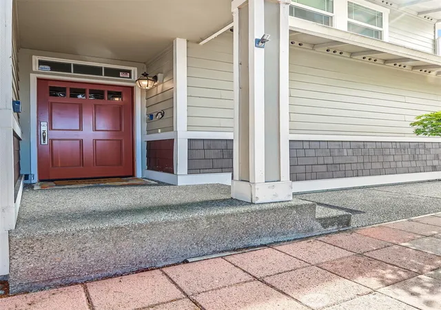 Photo 3 of Townhouse for sale at 12305 Meridian Ave S #17, Everett, WA 98208 | MLS# NWM2580667 | Listing updated on 2026-10-01
