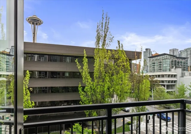 Photo 3 of Condo for sale at 2911 2nd Avenue #506, Seattle, WA 98121 | MLS# NWM2580700 | Listing updated on 2026-09-25