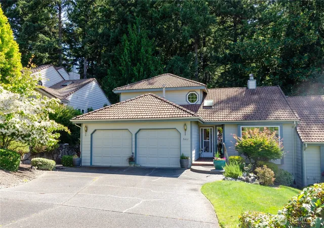 Photo 2 of Single family home for sale at 7411 71st Avenue Ct Sw, Lakewood, WA 98498 | MLS# NWM2580707 | Listing updated on 2026-09-25