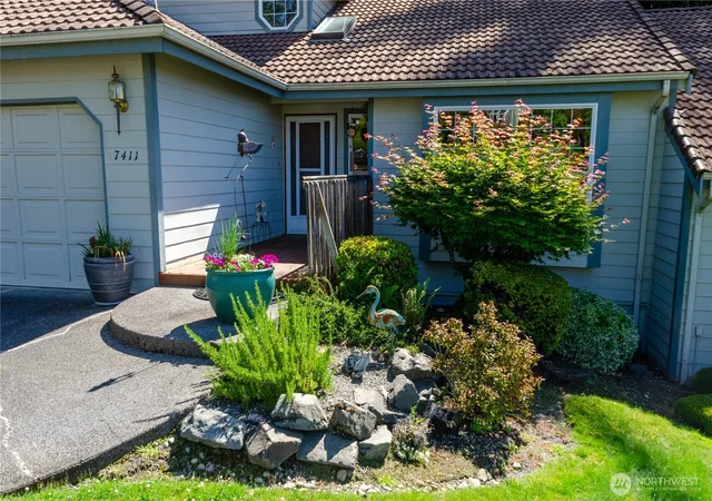Photo 3 of Single family home for sale at 7411 71st Avenue Ct Sw, Lakewood, WA 98498 | MLS# NWM2580707 | Listing updated on 2026-09-25